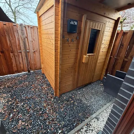 Ferienwohnung- Monteurwohnung- Businesswohnung- Wellness- Sauna شقة *